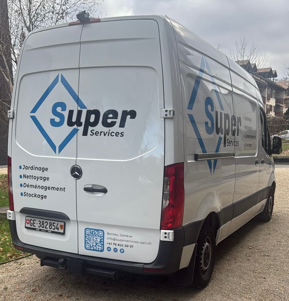 SuperServices Sàrl - Déménagement - Stockage - Nettoyage - Jardinage